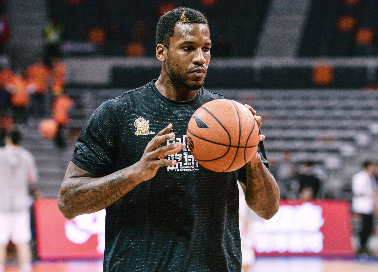 广厦队以其 广厦队以其