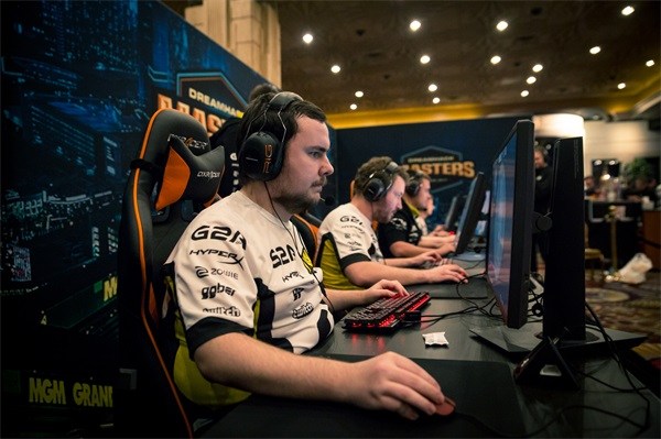 与两侧变线 与两侧变线